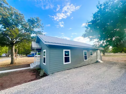 Exterior - 206 Vine St, Bangs, TX 76823 photo 3 of 7