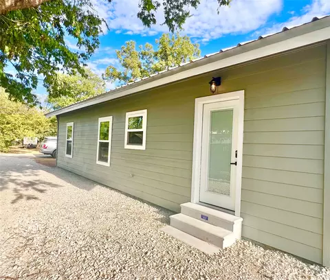Exterior - 206 Vine St, Bangs, TX 76823 photo 5 of 7