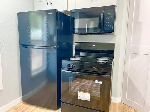 Kitchen - 206 Vine St, Bangs, TX 76823 photo 5 of 7