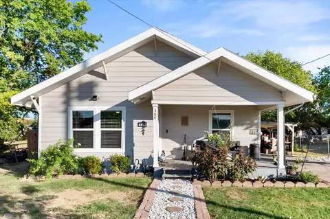 304 T A Carroll Ave, Corsicana, TX 75110