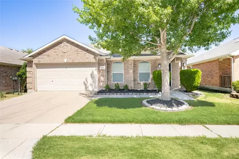 1713 Heron Dr, Aubrey, TX 76227