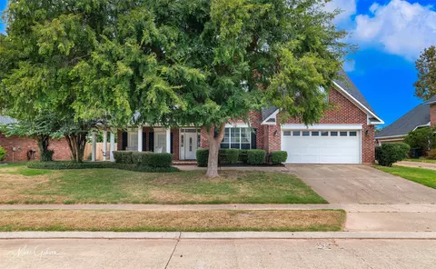 1229 Whitehall Dr, Bossier City, LA 71112