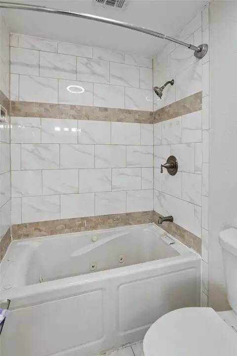 Bath - 708 Whitewing Dr, Mesquite, TX 75150 photo 3 of 3