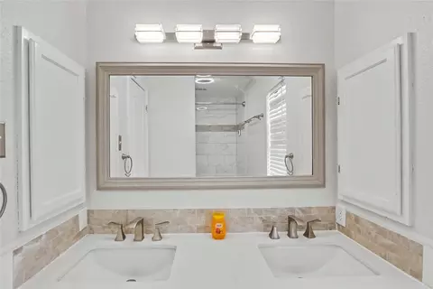 Bath - 708 Whitewing Dr, Mesquite, TX 75150 photo 2 of 3
