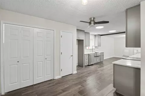 Entry Way - 708 Whitewing Dr, Mesquite, TX 75150 photo 2 of 2