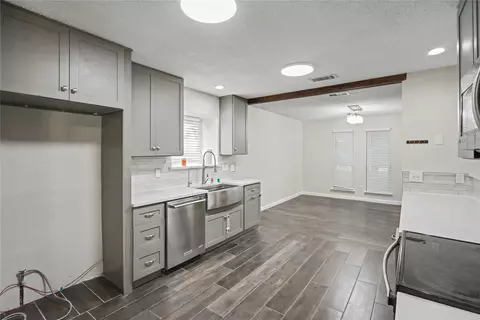 Kitchen - 708 Whitewing Dr, Mesquite, TX 75150 photo 4 of 4