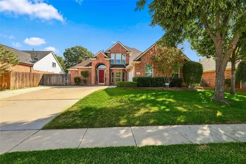 1204 Crestview Dr, Bedford, TX 76021