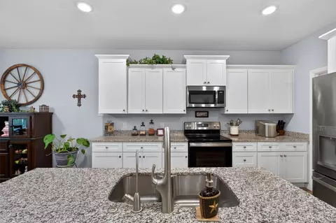 Kitchen - 108 Mcanear St, Cleburne, TX 76033 photo 4 of 4