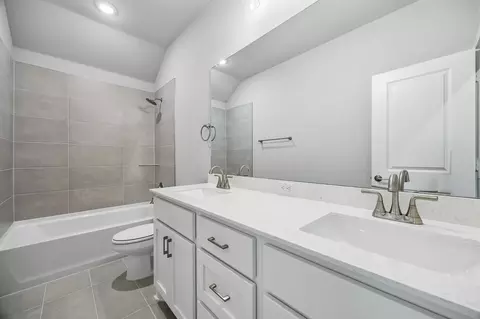 Bath - 2423 Silver Spring Ct, Celina, TX 75009 photo 5 of 6