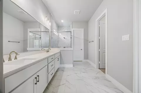 Bath - 2423 Silver Spring Ct, Celina, TX 75009 photo 3 of 6