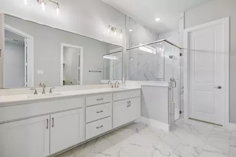 Bath - 2423 Silver Spring Ct, Celina, TX 75009 photo 1 of 6