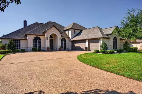 2612 Waters Edge Dr, Granbury, TX 76048