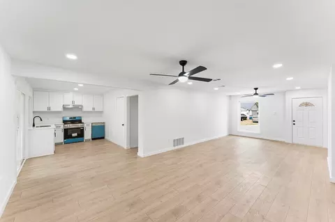 1326 Kingston Dr, Lewisville, TX 75067