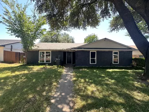 4857 Preston Trail Dr, Mesquite, TX 75150
