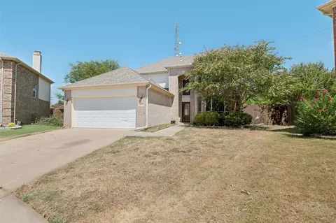 10236 Sourwood Dr, Fort Worth, TX 76244