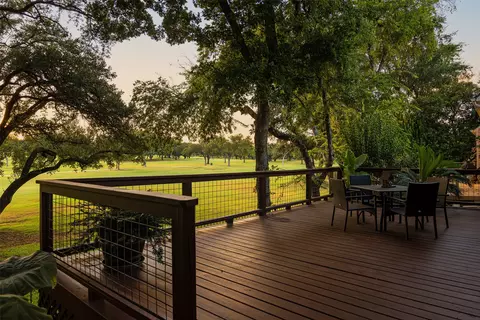 13715 Creekside Pl, Dallas, TX 75240