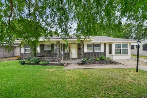 5500 Wheaton Dr, Fort Worth, TX 76133