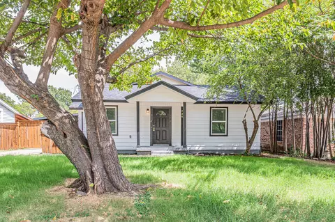 426 NE 29th St, Grand Prairie, TX 75050