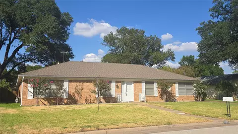 1611 Park Ridge Ter, Arlington, TX 76012