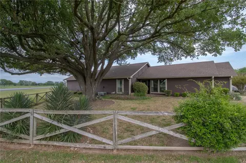 5913 Bogey Ln, Waco, TX 76708