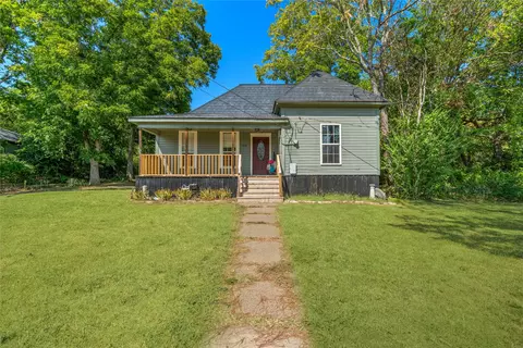 1216 Wesley St, Greenville, TX 75401