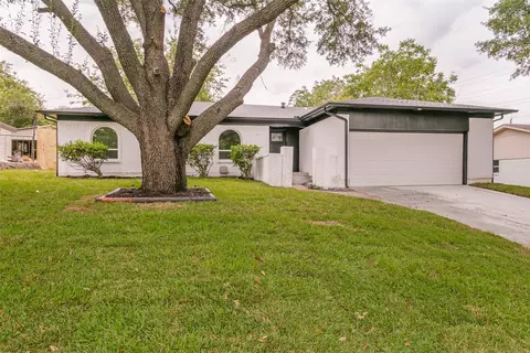 5333 Westminster Ct S, Fort Worth, TX 76133
