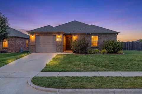 1402 Warringwood Dr, Greenville, TX 75402