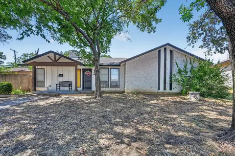 3825 Eugene Ct N, Irving, TX 75062