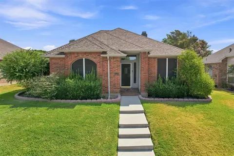 2126 Greenstone Trl, Carrollton, TX 75010