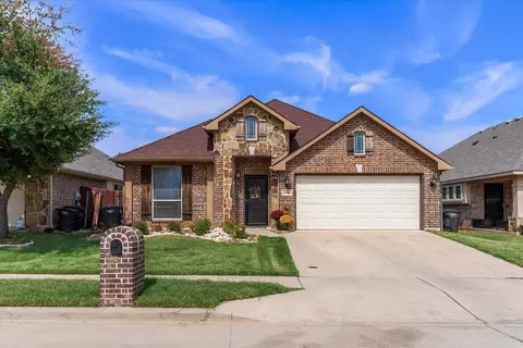 4336 Sweet Clover Ln, Crowley, TX 76036