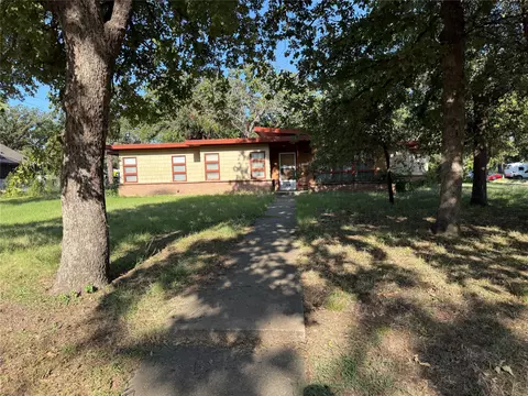 2939 Field St, Haltom City, TX 76117