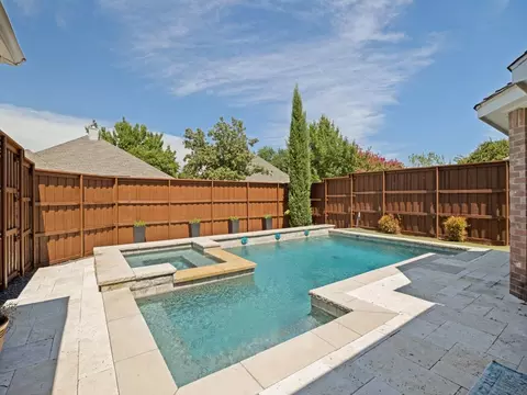 1697 Castle Rock Dr, Lewisville, TX 75077