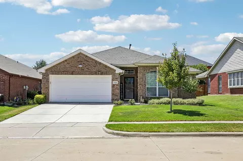2868 Spotted Owl Dr, Fort Worth, TX 76244