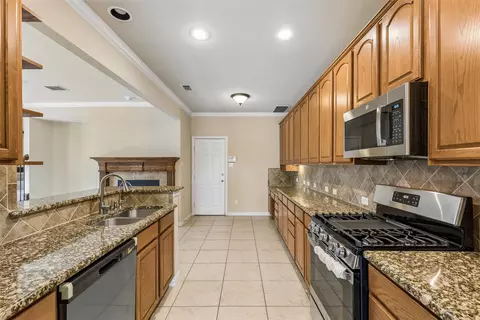 4313 Kestrel Way, Carrollton, TX 75010