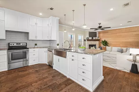 Kitchen - 109 Springleaf Ln, Mabank, TX 75147 photo 2 of 2
