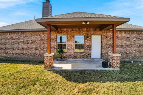 Exterior - 109 Springleaf Ln, Mabank, TX 75147 photo 1 of 3