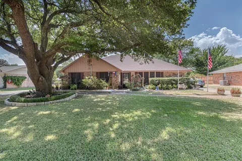 302 Johnson St, Seagoville, TX 75159