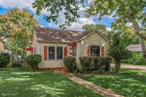704 College, Shreveport, LA 71104