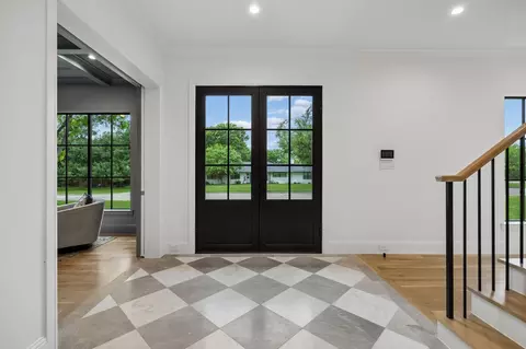 10128 Coppedge Ln, Dallas, TX 75229