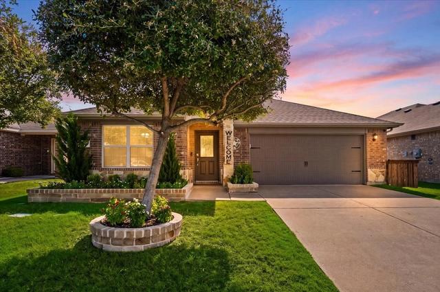 2225 Torch Lake Dr, Forney, TX 75126