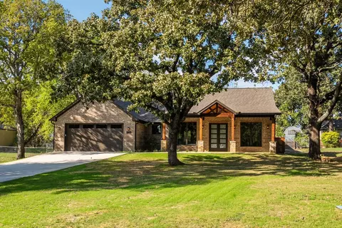 128 Autumn Wood Trl, Gun Barrel City, TX 75156