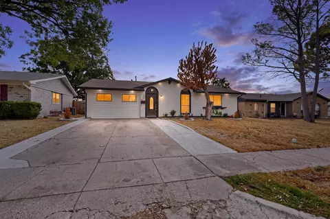 2038 Lamont Dr, Garland, TX 75040