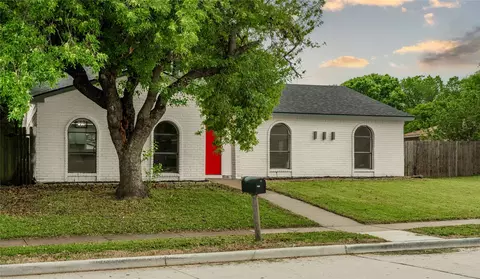 2009 Clark Trl, Grand Prairie, TX 75052