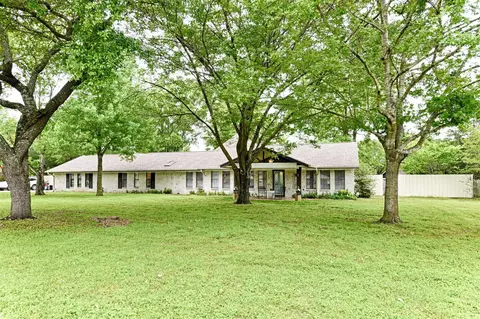 207 Southridge Rd, Edgewood, TX 75117