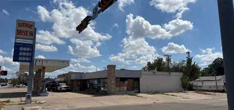 400 W Brown St, Ennis, TX 75119