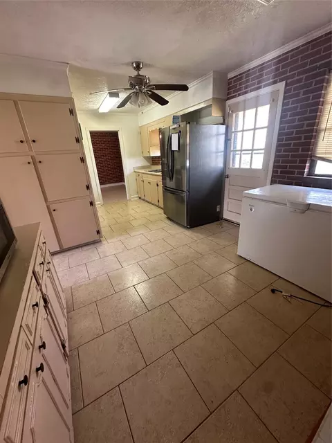 Kitchen - 2741 Mill St, Ringgold, LA 71068 photo 1 of 3