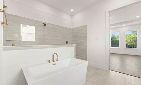Bath - 2216 Switchgrass Dr, Argyle, TX 76226 photo 2 of 6