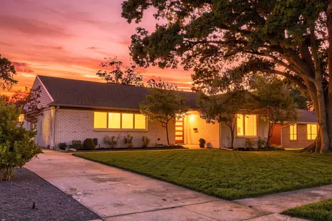 6211 Town Hill Ln, Dallas, TX 75214