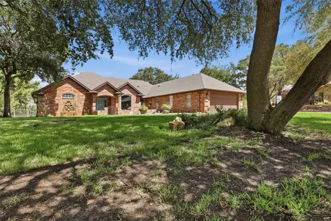5004 Mohawk Ct, Granbury, TX 76049