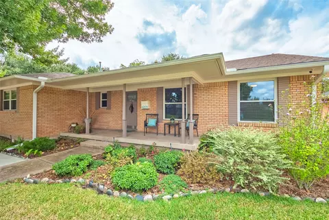 6221 Berryhill St, Dallas, TX 75231